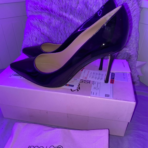 Heals - Picture 2 of 6